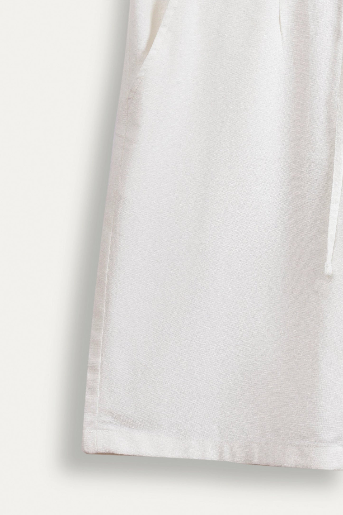 white linen shorts